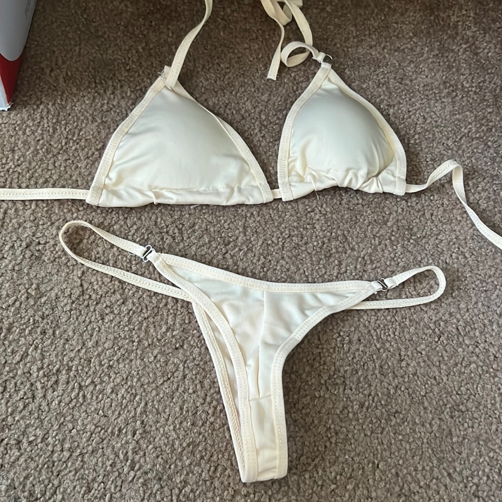Bikini. No Size On Bikini